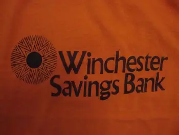 Винтажная оранжевая футболка Winchester Savings Bank 80-х, размер M