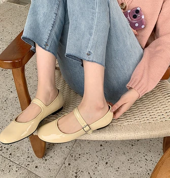 Тонкие туфли Mary Jane на низком каблуке с мелким носком, летняя новинка 2023 года, повседневная однотонная обувь с одной пуговицей.